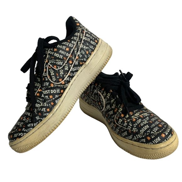 Nike Air Force 1 Low Top Shoes JUST DO IT Swoosh Black Size 5Y AO3977-001 - Picture 5 of 9